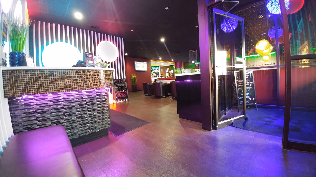 Inside Wild Ginger III